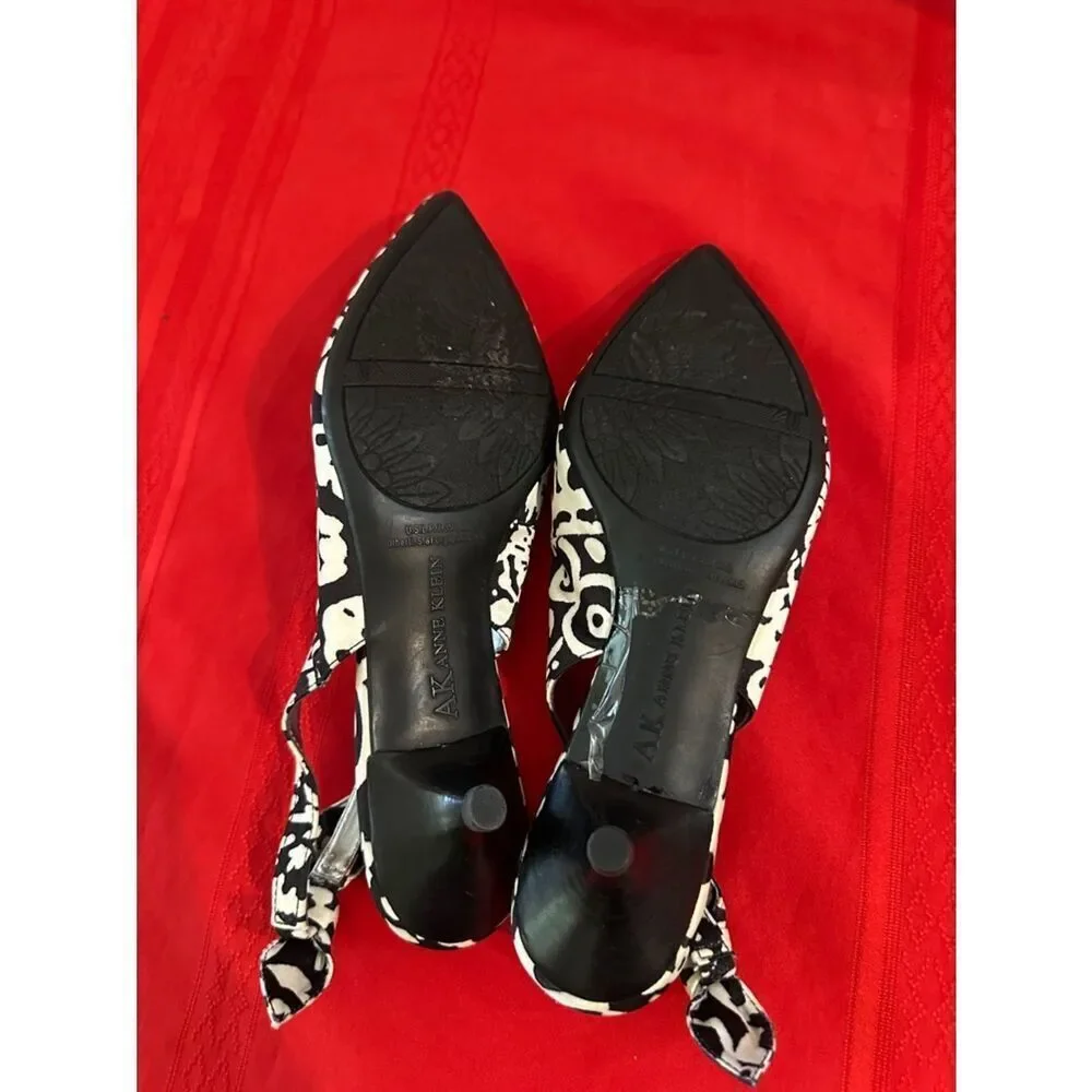 Anne Klein Iflex Black/White Floral Slingback Kitten Heel Pumps w/Bows